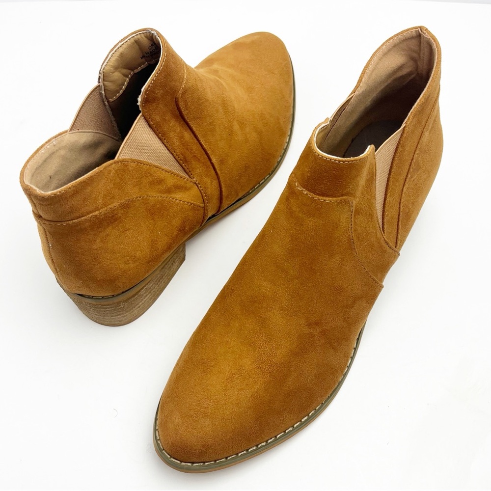 BOUTIQUE BY CORKYS Crisp Cognac Faux Suede Elastic Side Notch Ankle Booties 10